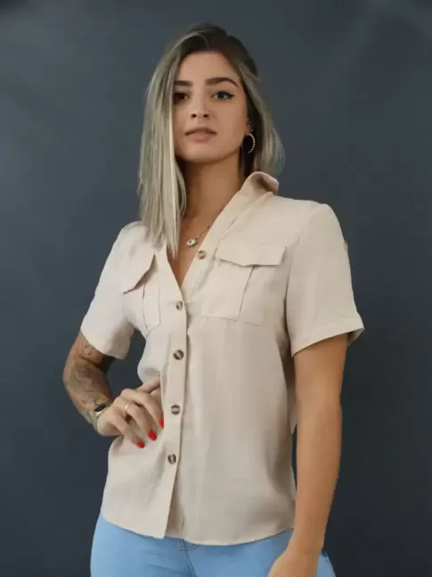 Blusa de Manga com Botões e Bolso em Crepe Areia [2103027]