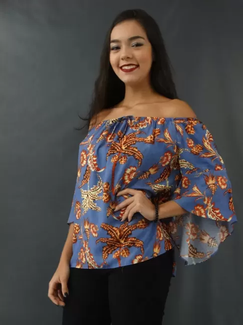 Blusa Feminina Ciganinha Manga Flare em Viscose Azul Flores e Folhas [2206007]