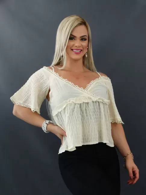 Blusa Feminina de Alca Ombro Vazado Manga Flare em Crepe Trabalhado Bege [2109249&91;