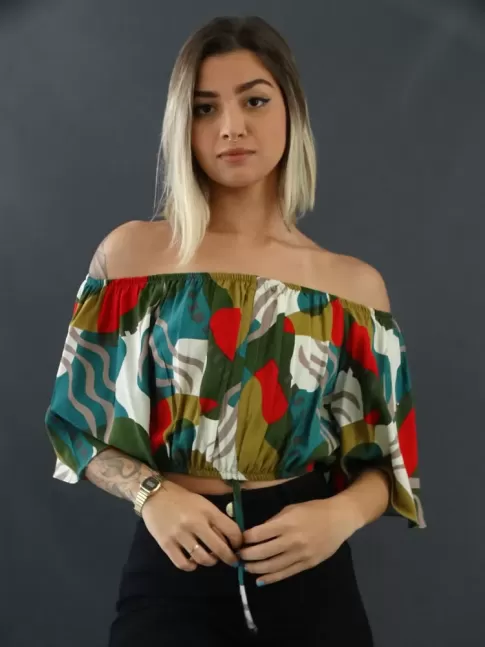 Blusa Cropped Decote com Regulador para Franzir Manga Flare em Viscolinho Estampa Colors[2109021]