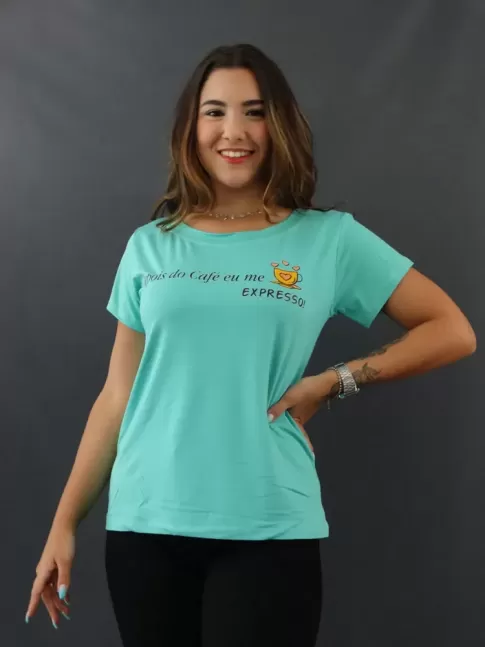Blusa Feminina T-shirt Estampada em Viscolycra Verde Depois do Cafe Eu Me Expresso  [2109211]