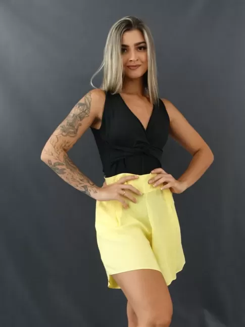 Short com Elástico e Zíper Lateral em Viscose Amarelo [2101069]