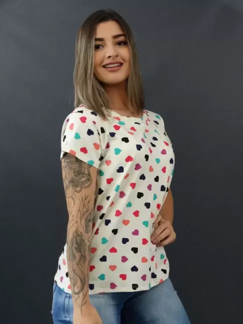 Blusa T-shirt Estampada em Viscolycra Off Corações [2011019]