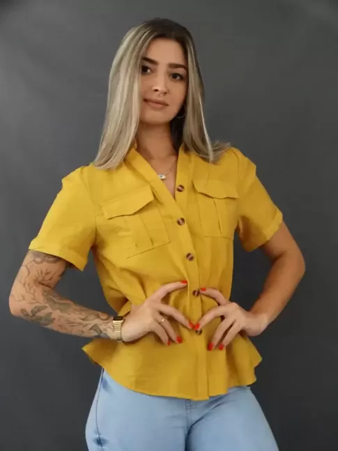 Blusa de Manga com Botões e Bolso em Crepe Mostarda [2103025]