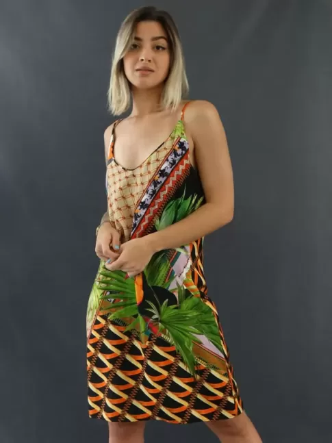 Vestido em Viscose Decote V Alca Fina Preto Flores [1903047]