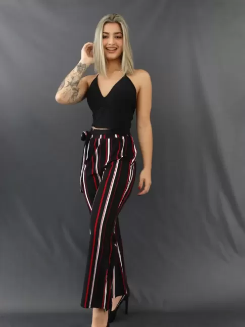 Calça Pantalona com Fenda e Faixa Lateral em Crepe de Malha Preto, Vermelho e Branco [2011183]