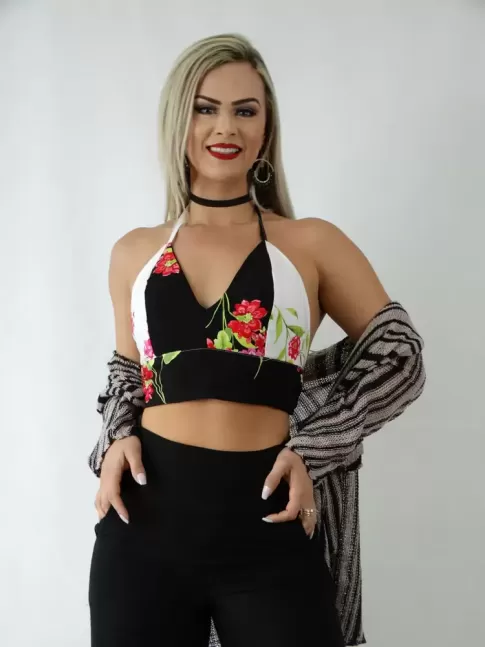 Cropped em Viscose com Bojo Preto com Branco Flores [1903190]