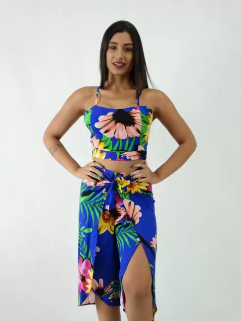 Conjunto em Viscose de PantaCourt com Cropped Estampado Azul com Flores