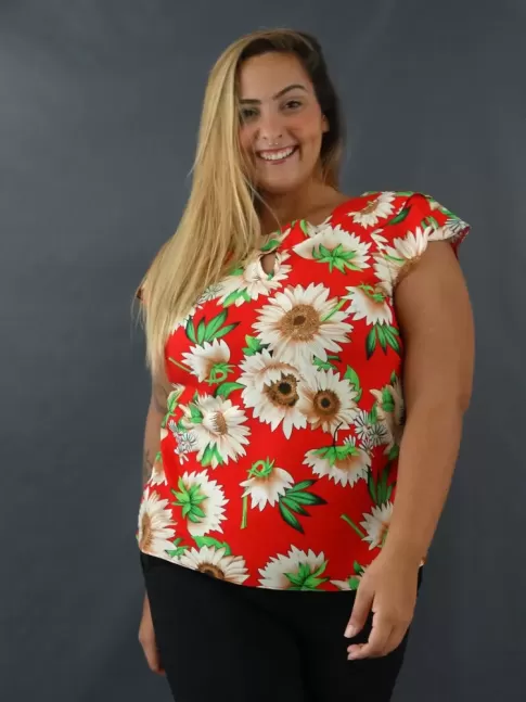 Blusa Feminina Detalhe Gota Babado Sobreposto Plus Size em Viscose Vermelho Flores Girassol [2111054]