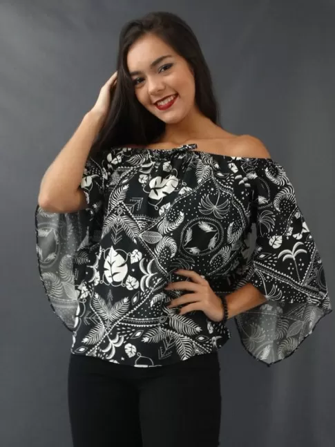 Blusa Feminina Ciganinha Manga Flare em Viscose Preto Folhas Poa [2206008]