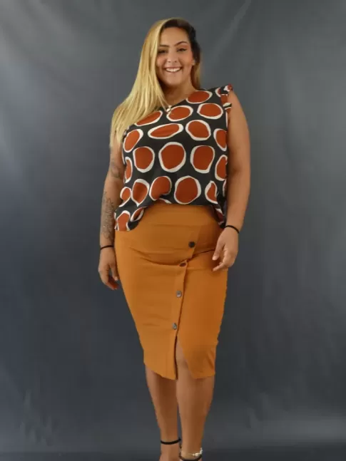 Saia Midi Frente com Botões e Fenda Plus Size em Jacquard Caramelo [2106021&91;